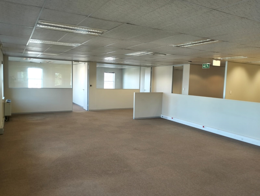 To Let commercial Property for Rent in Rosenpark Western Cape